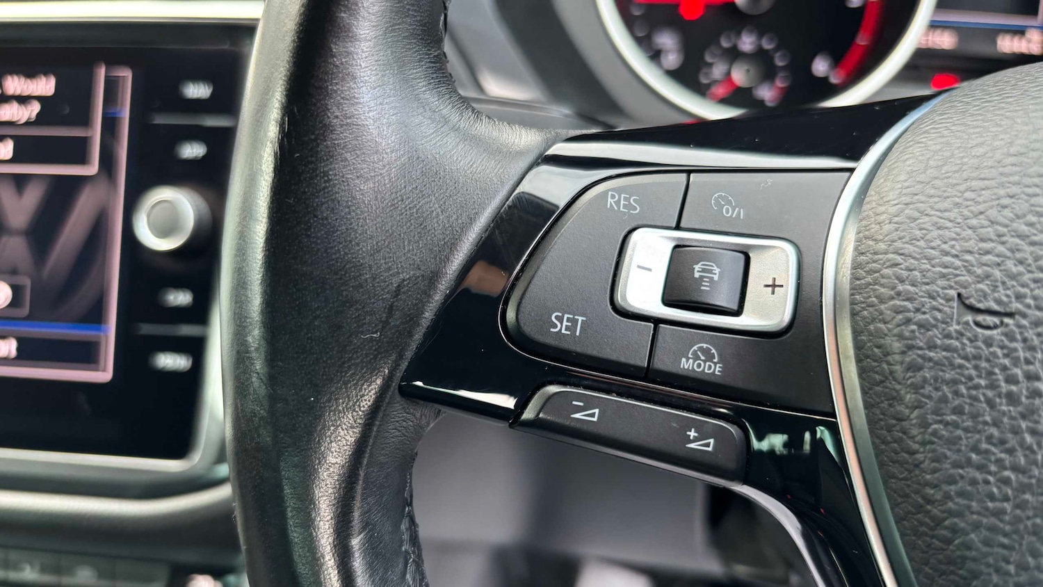 Used Volkswagen Tiguan for sale - 77860999: Photo 16