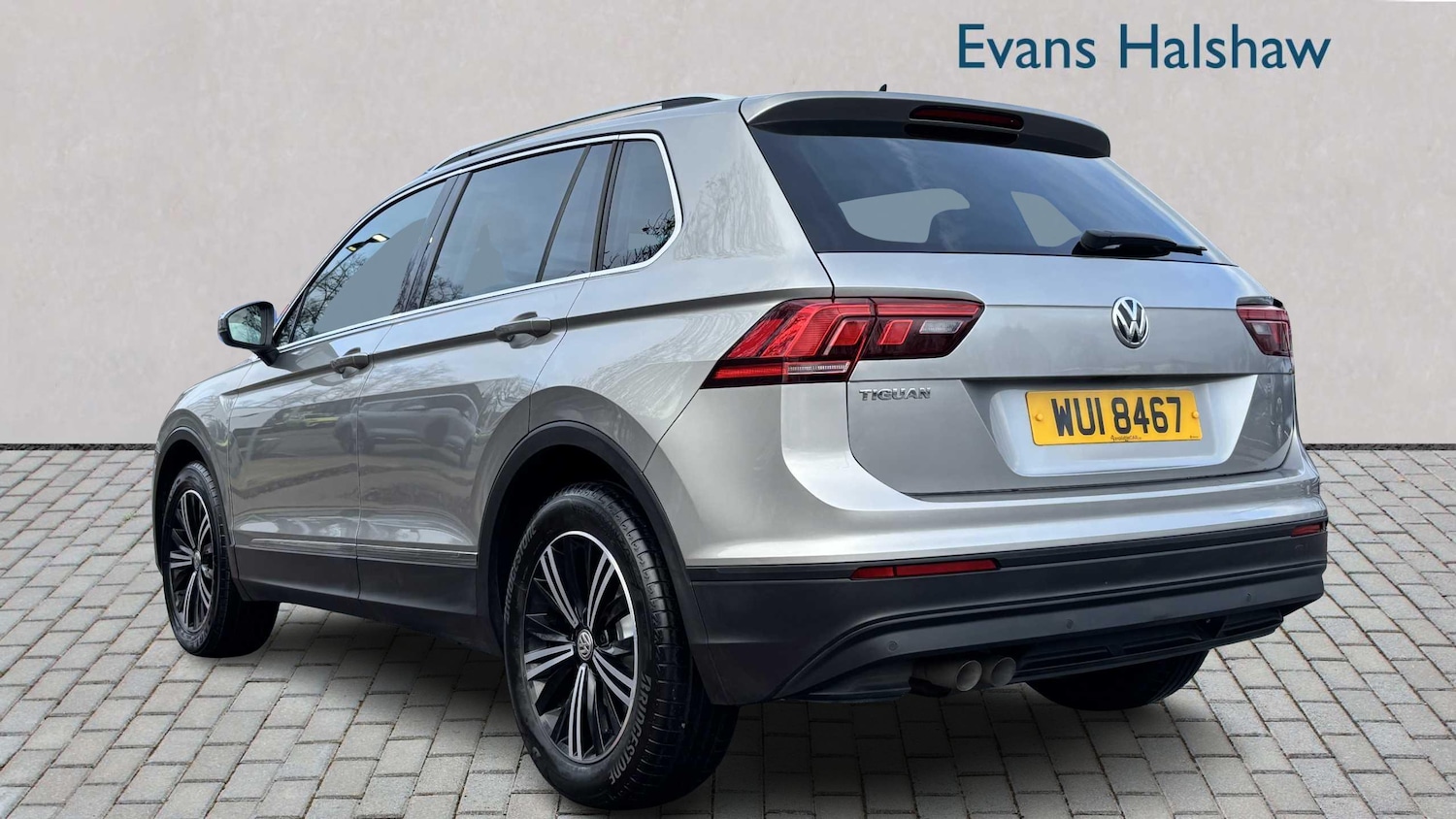 Used Volkswagen Tiguan for sale - 77860999: Photo 2