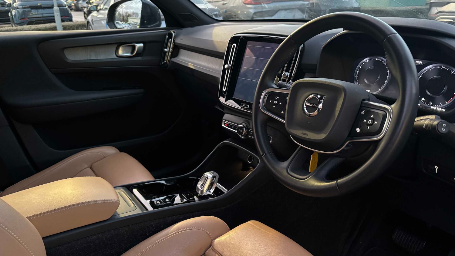 Used Volvo XC40 for sale - 77862185: Photo 3