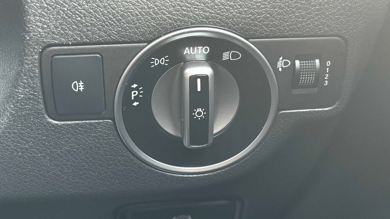 Used Mercedes-Benz GLA 2018 for sale - 78024399: Photo 19