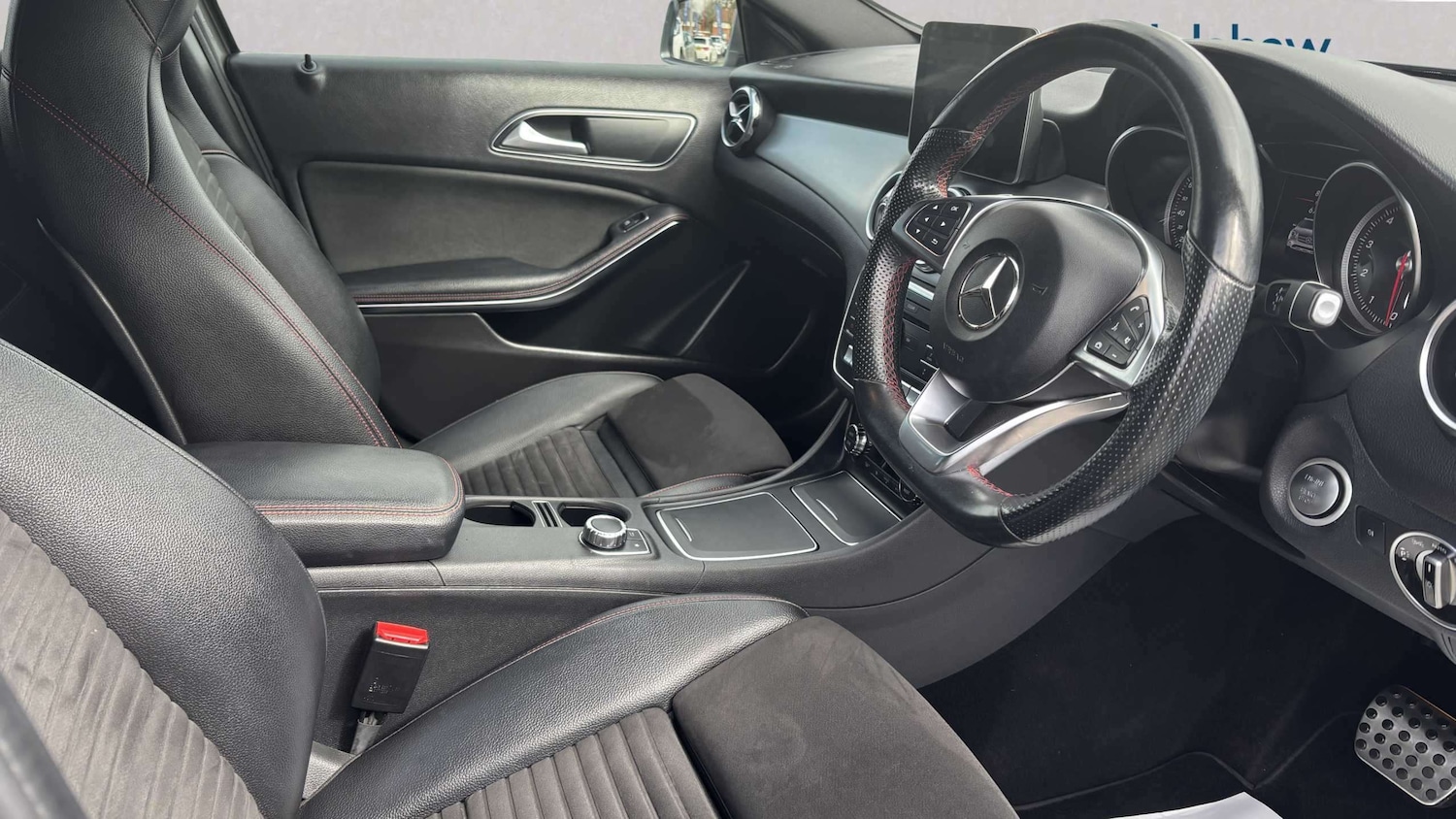 Used Mercedes-Benz GLA 2018 for sale - 78024399: Photo 3