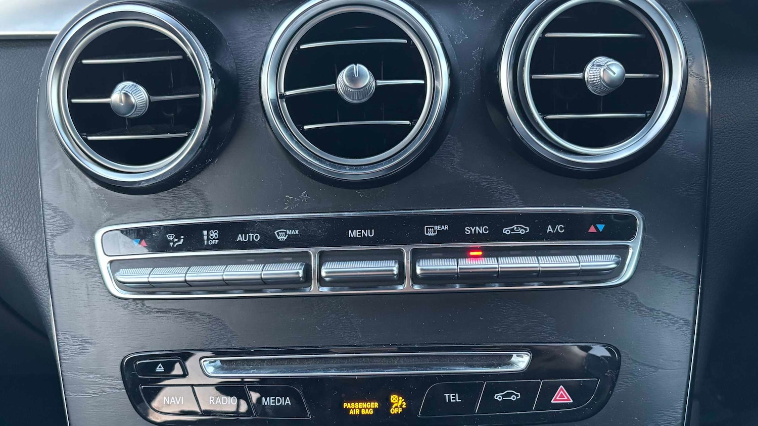 Used Mercedes-Benz GLC 2019 for sale - 77942870: Photo 17