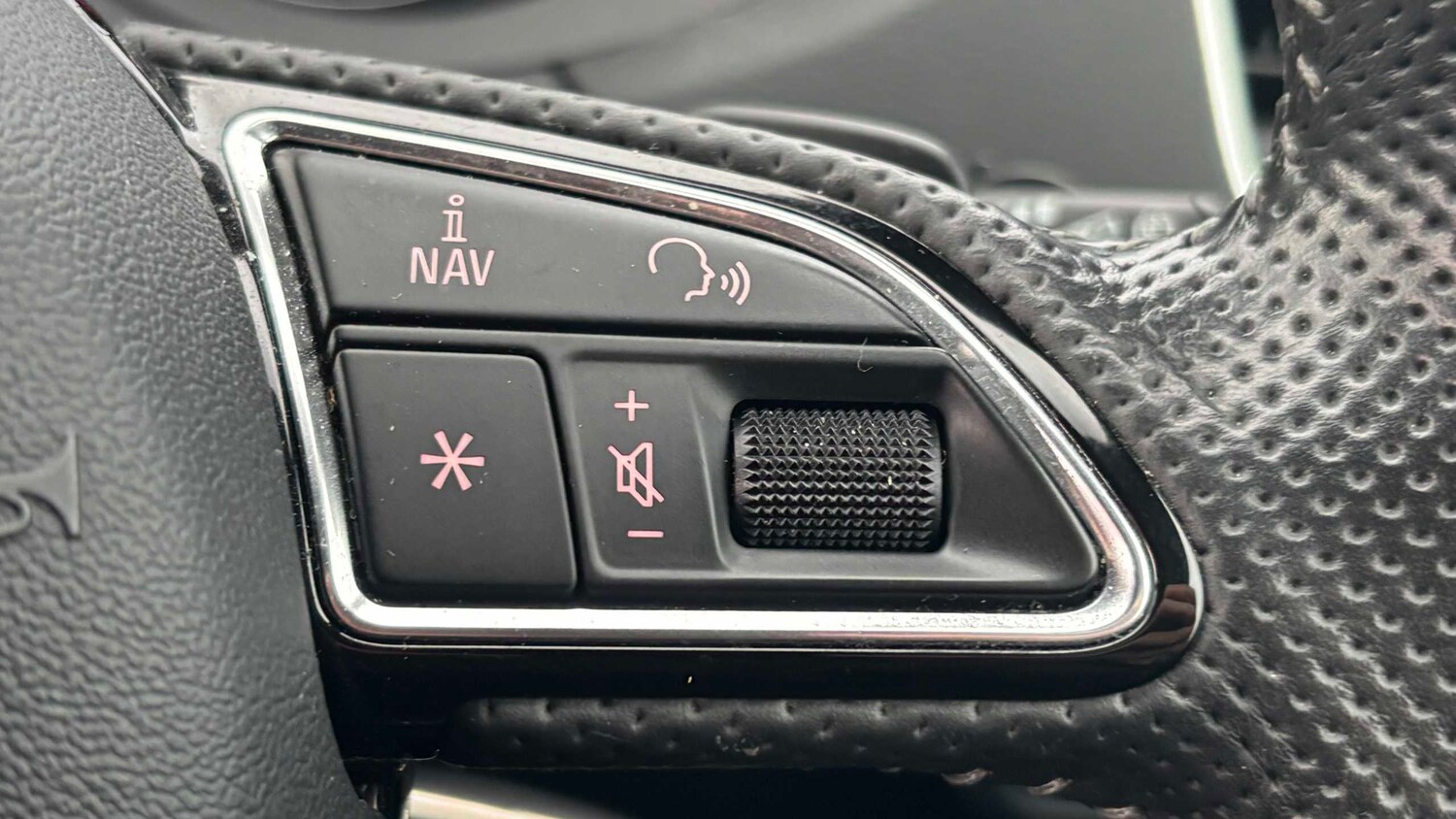 Used Audi Q3 2014 for sale - 77859785: Photo 17