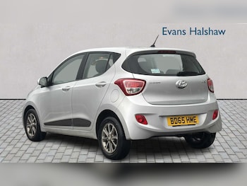 Used Hyundai i10 2015 for sale - 77860920: Photo