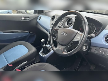 Used Hyundai i10 2015 for sale - 77860920: Photo