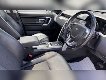 Used Land Rover Discovery Sport 2017 for sale - 78857419: Photo