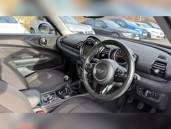 Used MINI Clubman 2019 for sale - 77858023: Photo