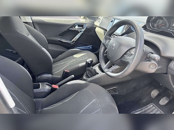 Used Peugeot 208 2015 for sale - 79443983: Photo