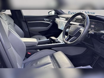 Used Audi e-tron 2022 for sale - 77856693: Photo