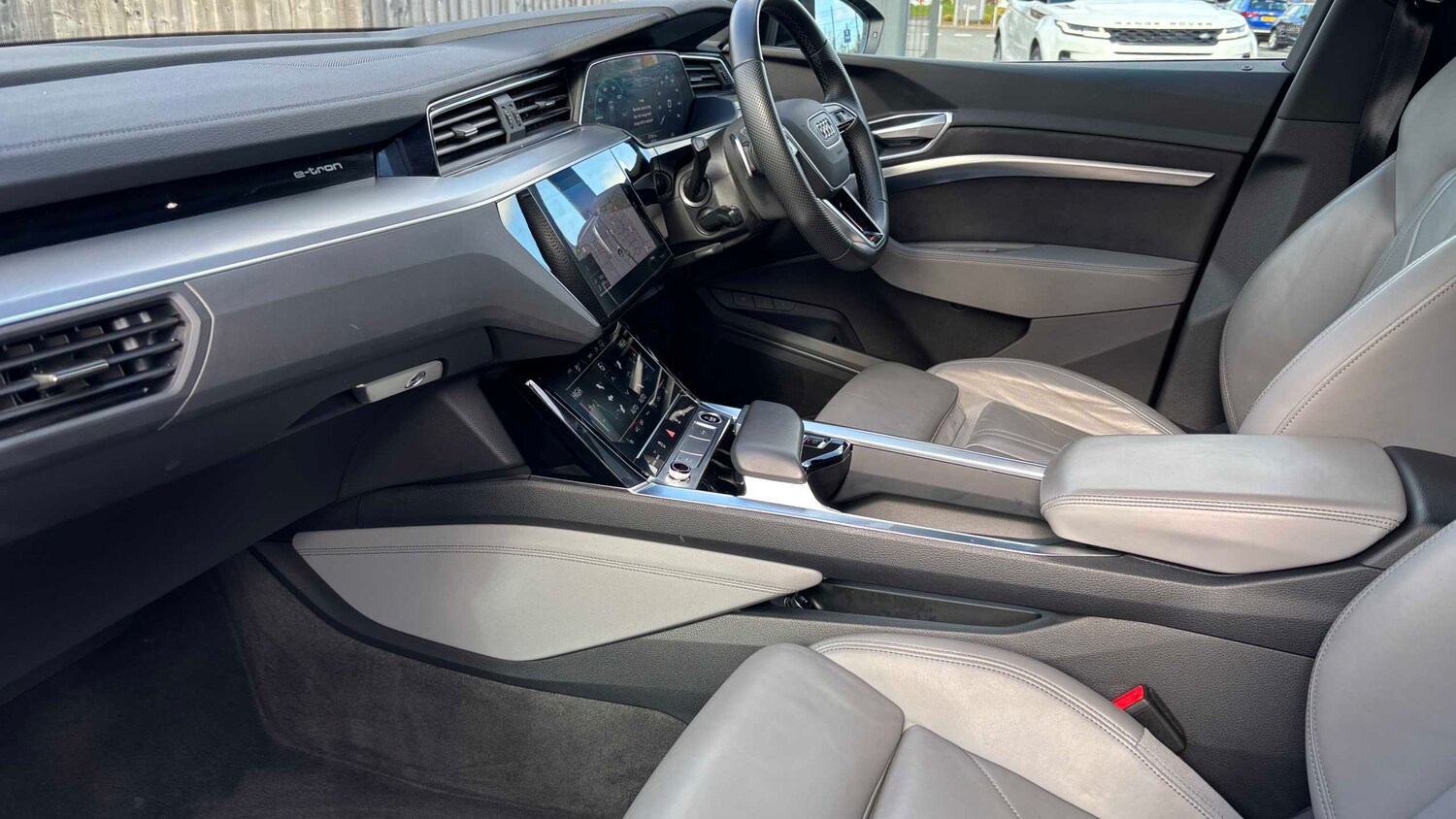 Used Audi e-tron 2022 for sale - 77856693: Photo 9