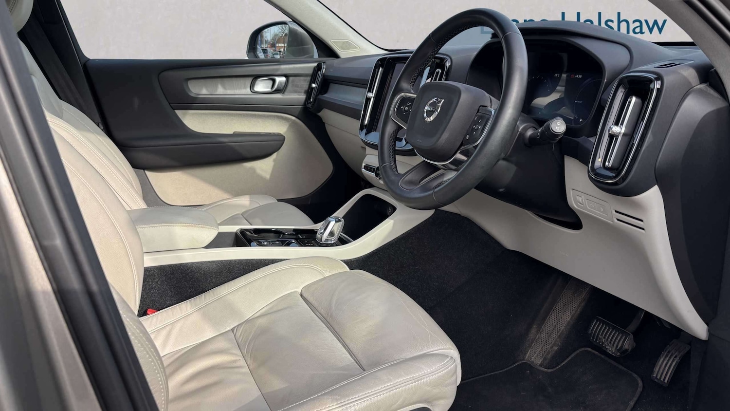 Used Volvo XC40 for sale - 77861195: Photo 3