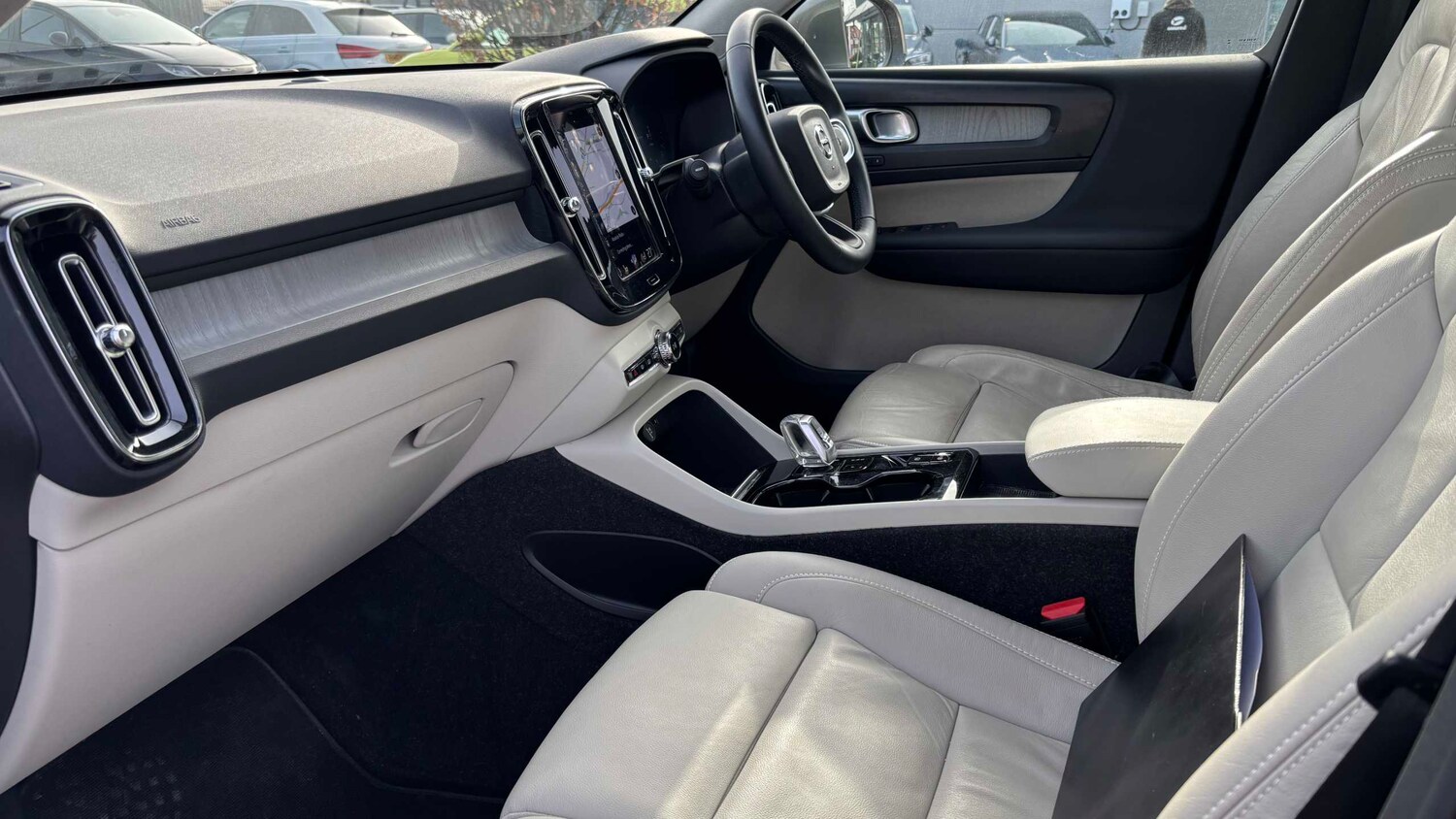 Used Volvo XC40 for sale - 77861195: Photo 9