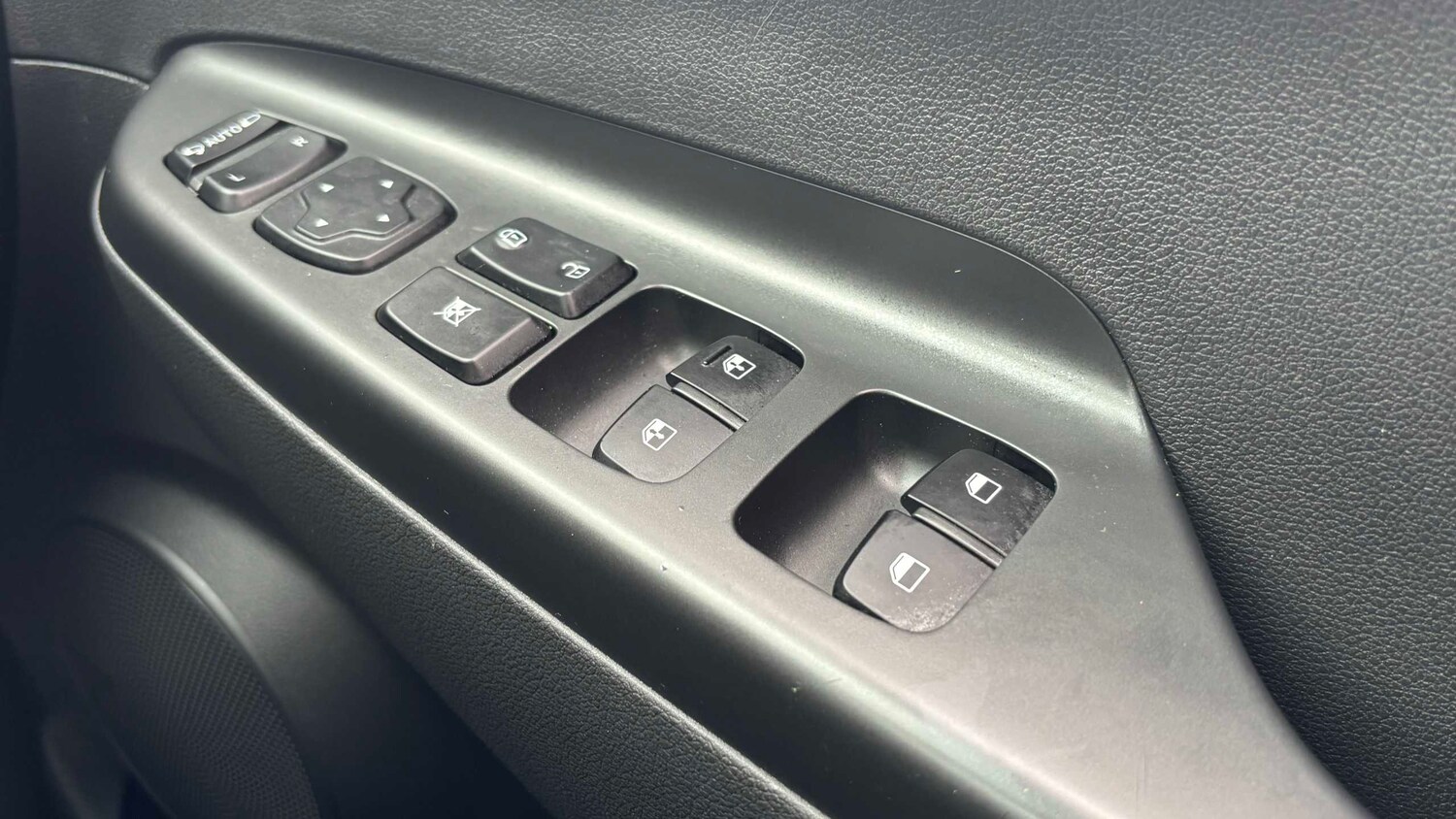 Used Hyundai KONA 2023 for sale - 78129776: Photo 18