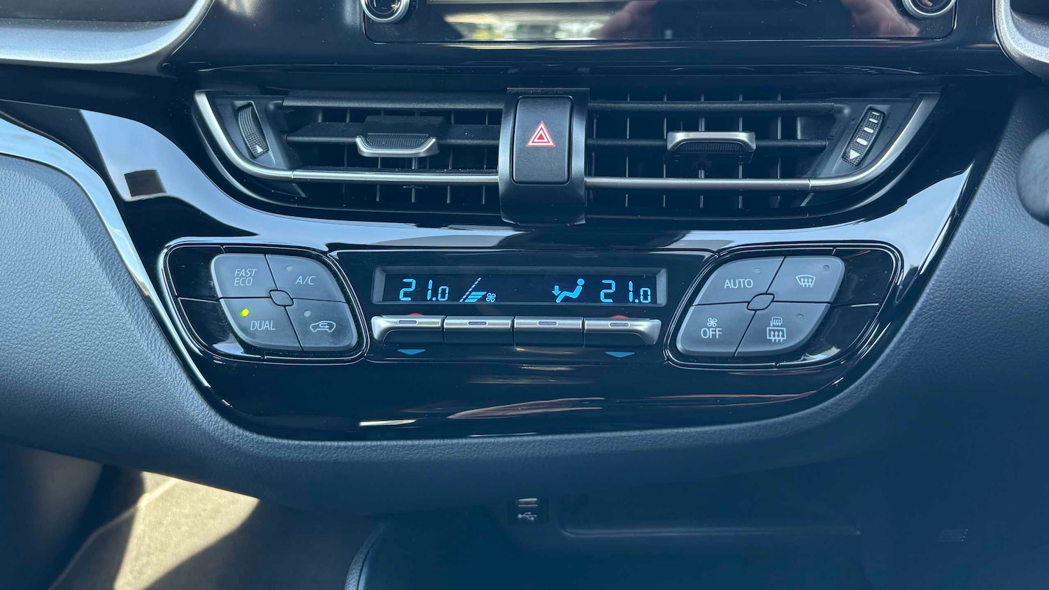 Used Toyota C-HR 2023 for sale - 78118848: Photo 14