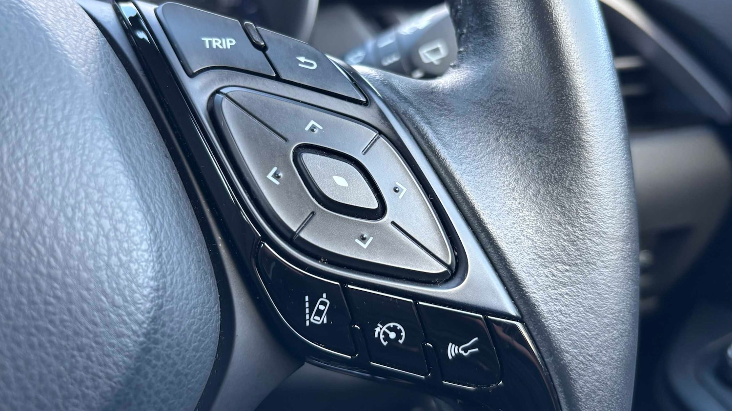 Used Toyota C-HR 2023 for sale - 78118848: Photo 15