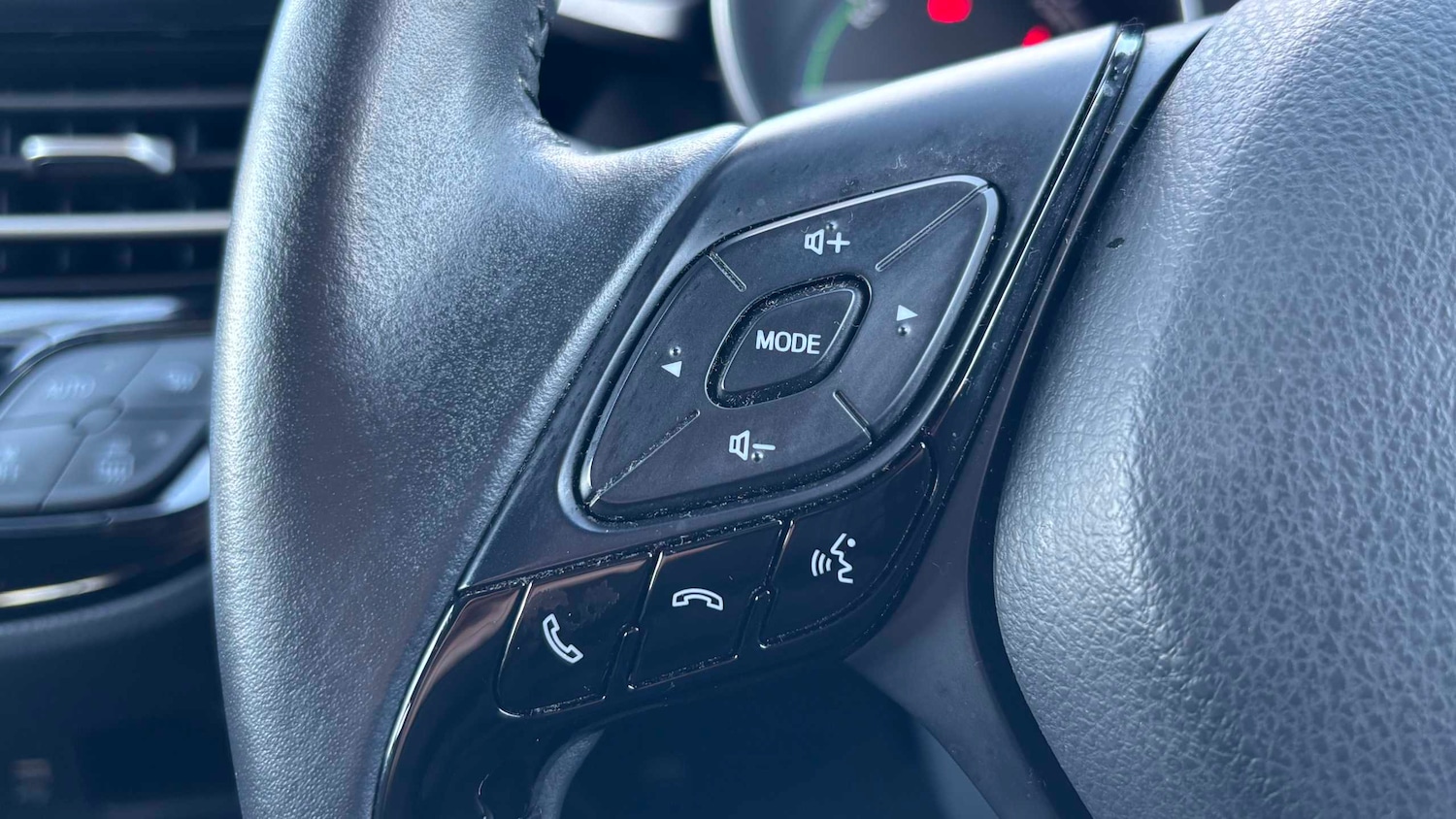 Used Toyota C-HR 2023 for sale - 78118848: Photo 16