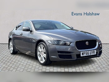 Used Jaguar XE 2016 for sale - 79415454: Photo
