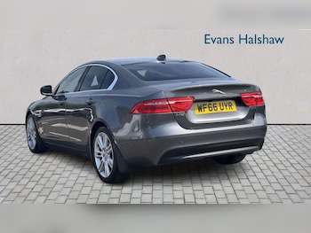 Used Jaguar XE 2016 for sale - 79415454: Photo