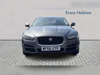 Used Jaguar XE 2016 for sale - 79415454: Photo