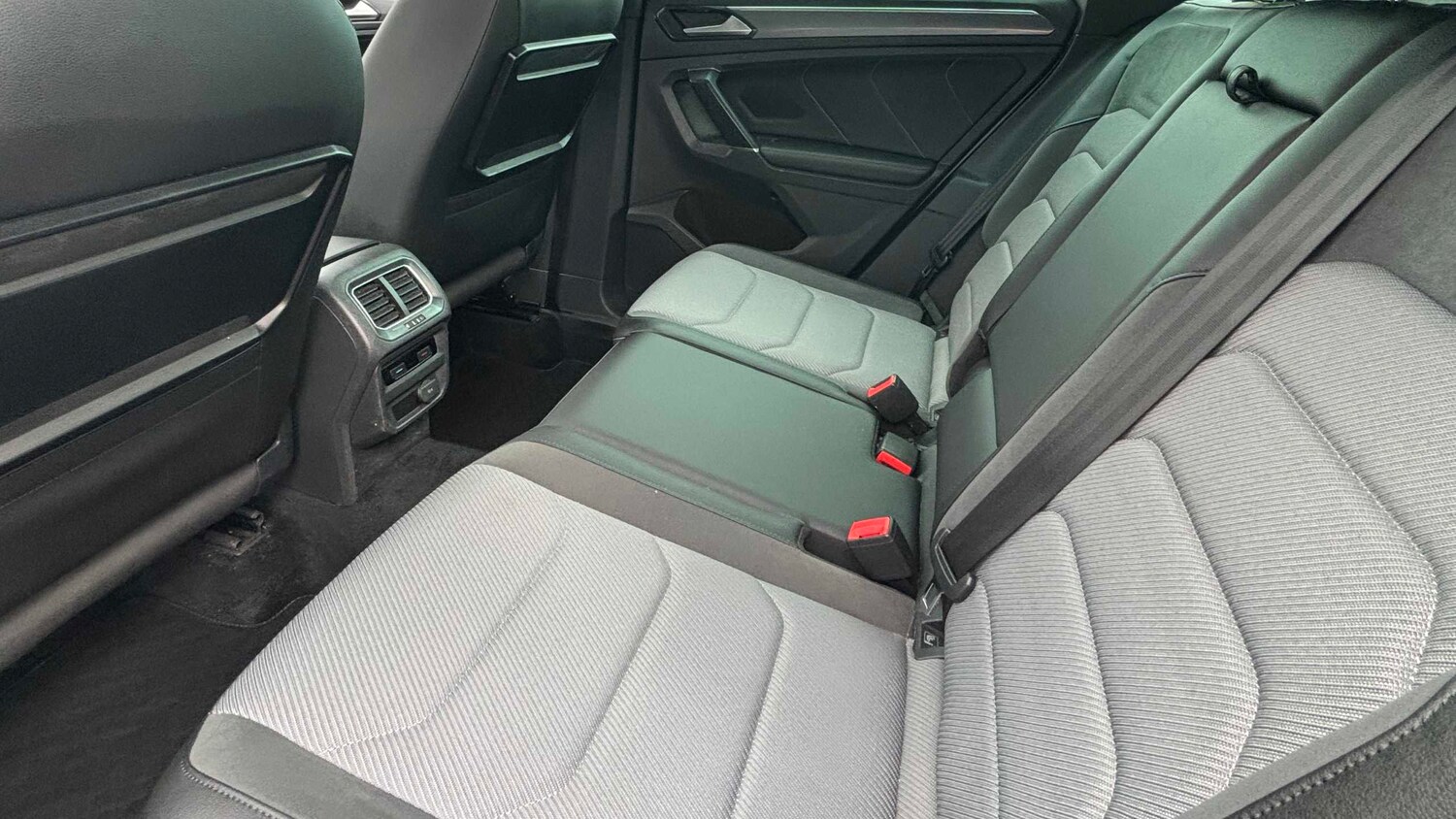 Used Volkswagen Tiguan for sale - 77856380: Photo 10