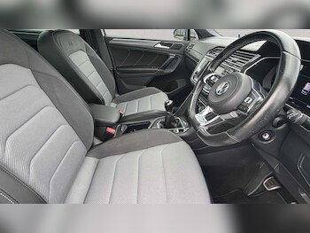 Used Volkswagen Tiguan 2017 for sale - 77856380: Photo