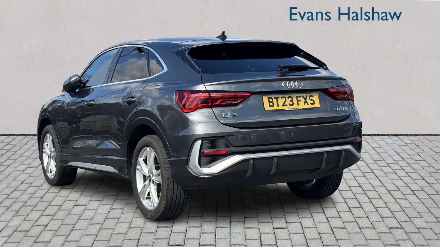 Used Audi Q3 2023 for sale - 78119242: Photo 2