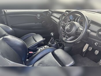 Used MINI Hatch 2019 for sale - 78845088: Photo