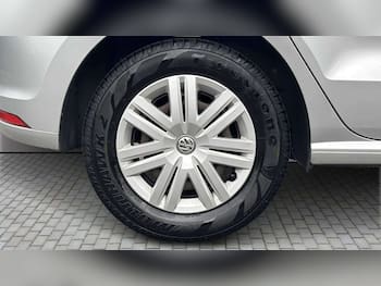 Used Volkswagen Polo 2016 for sale - 79683251: Photo