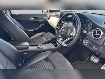 Used Mercedes-Benz GLA 2018 for sale - 79455460: Photo