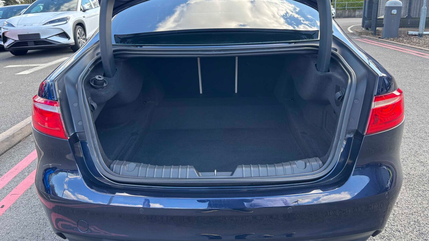 Used Jaguar XF 2017 for sale - 78119000: Photo 11