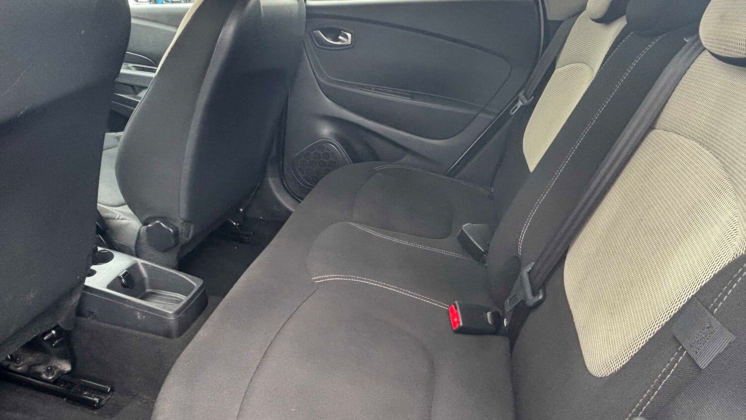 Used Renault Captur for sale - 77859667: Photo 10