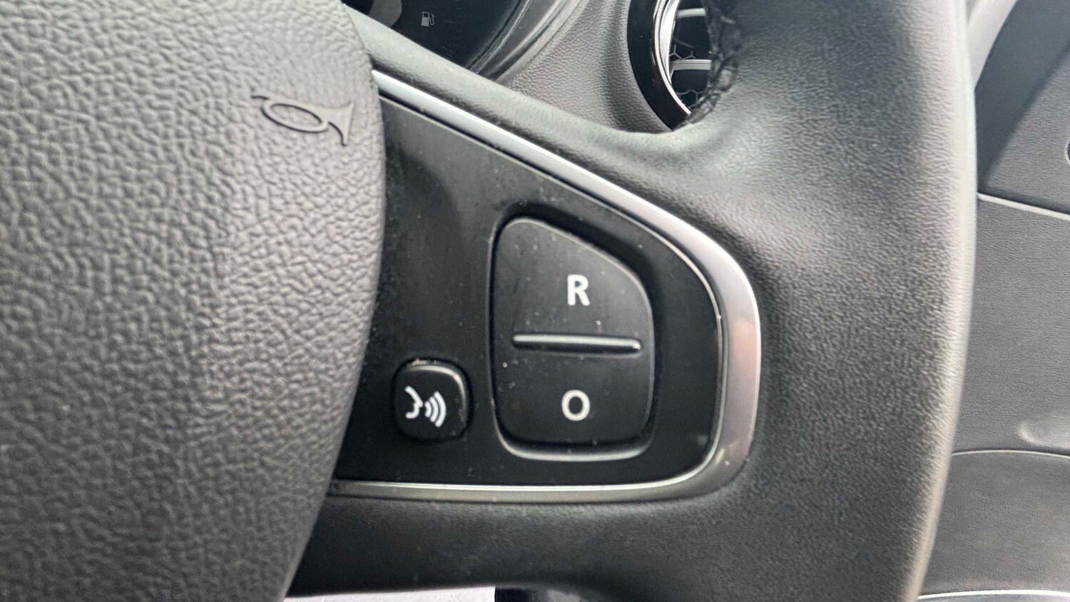 Used Renault Captur for sale - 77859667: Photo 18