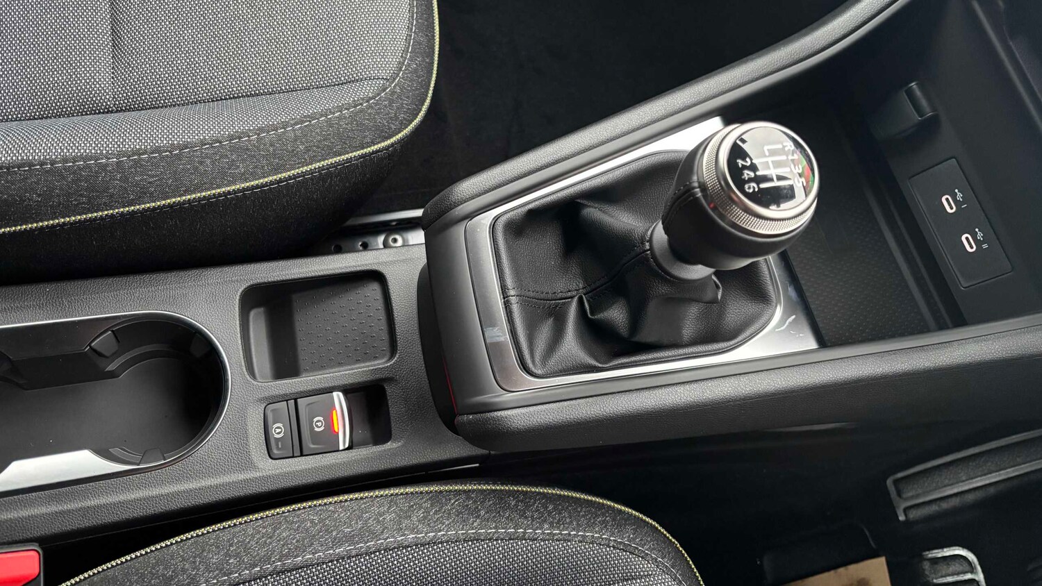 Used Renault Captur for sale - 77857742: Photo 27