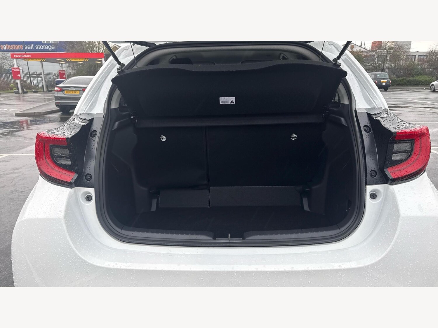 Used Toyota Yaris for sale - 77175236: Photo 16