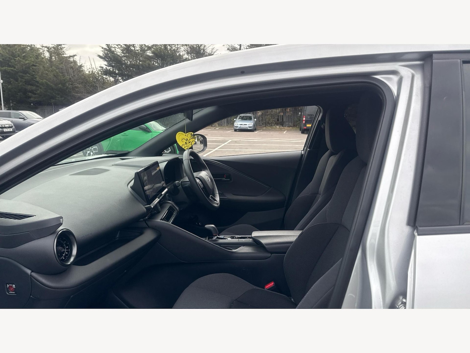 Used Toyota C-HR 2024 for sale - 76295258: Photo 12