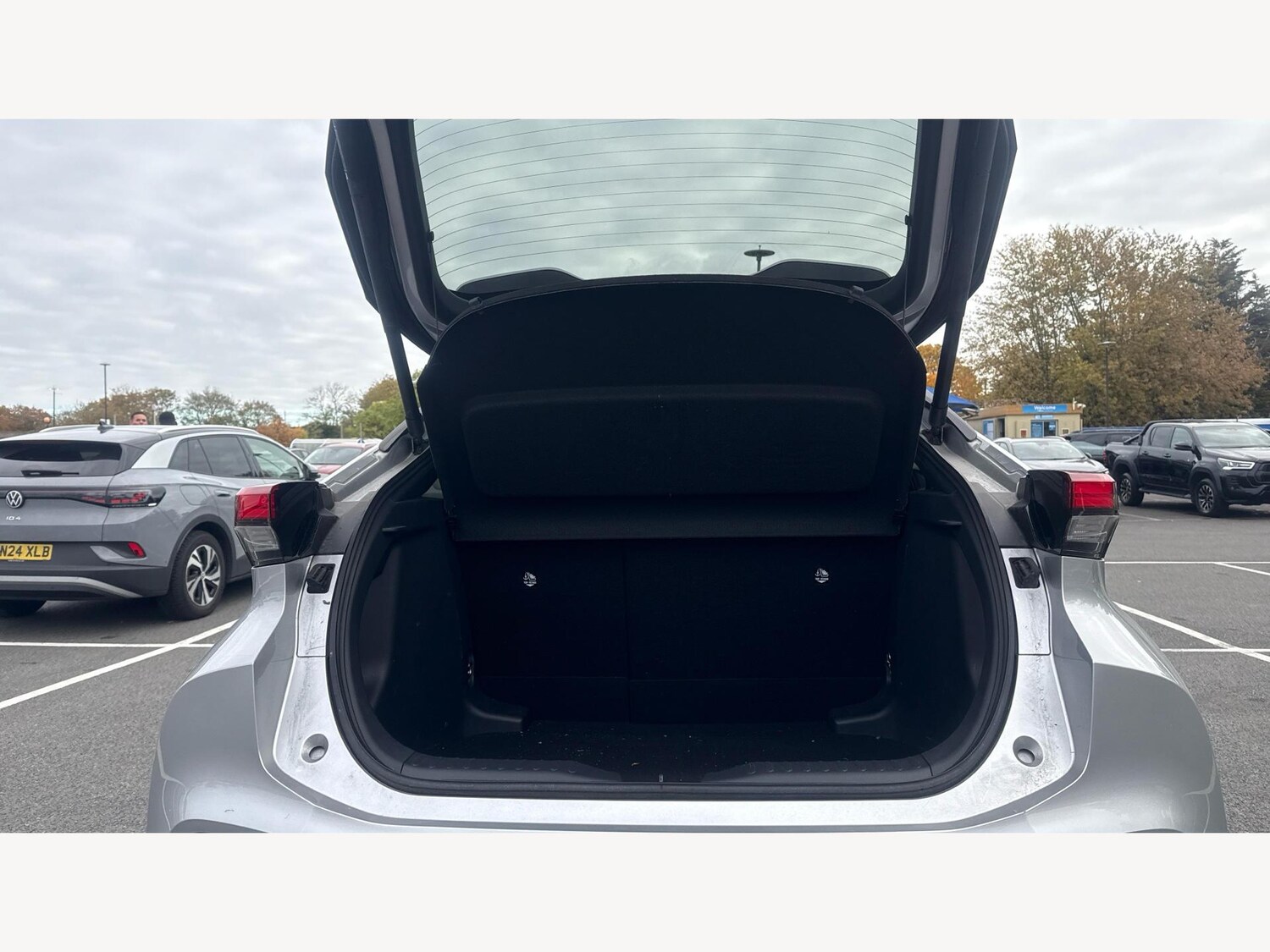 Used Toyota C-HR 2024 for sale - 76295258: Photo 16