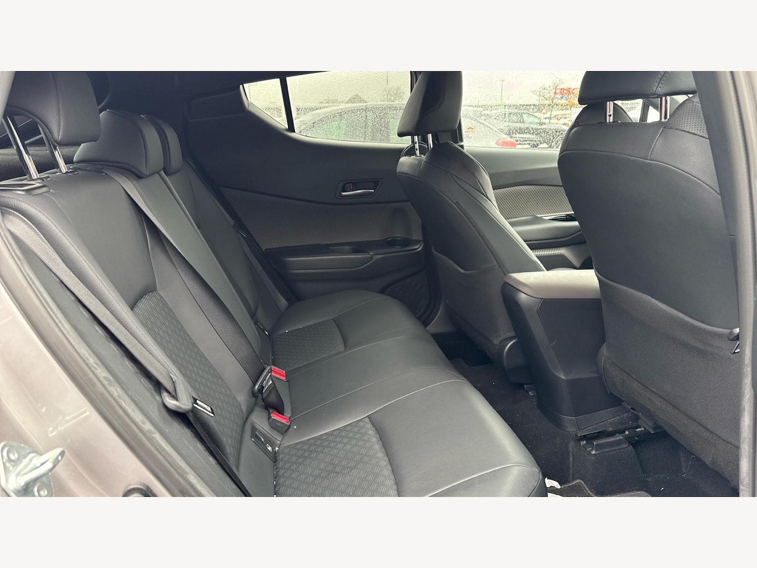 Used Toyota C-HR 2021 for sale - 76633131: Photo 14