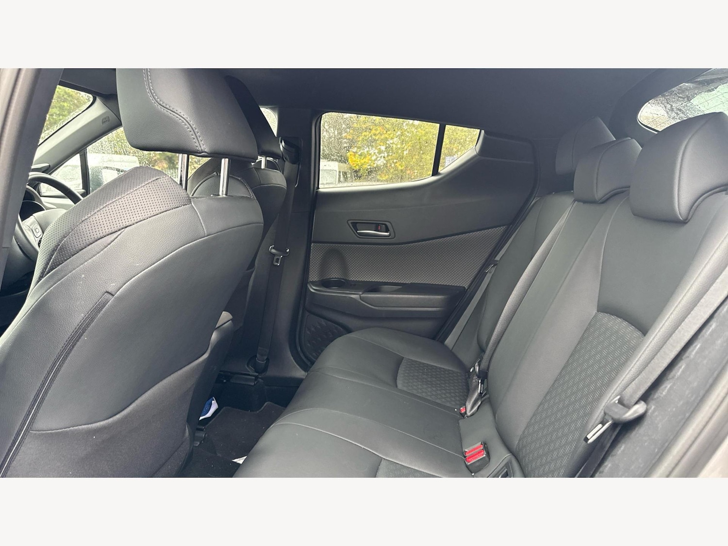 Used Toyota C-HR 2021 for sale - 76633131: Photo 15