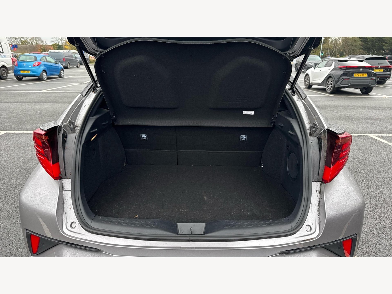 Used Toyota C-HR 2021 for sale - 76633131: Photo 16