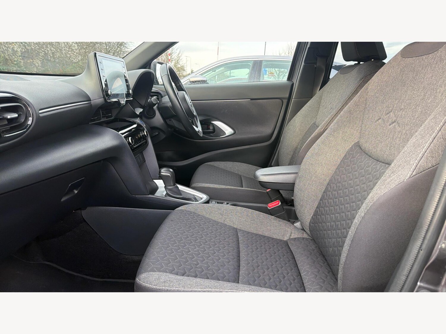 Used Toyota Yaris Cross 2023 for sale - 77067314: Photo 12