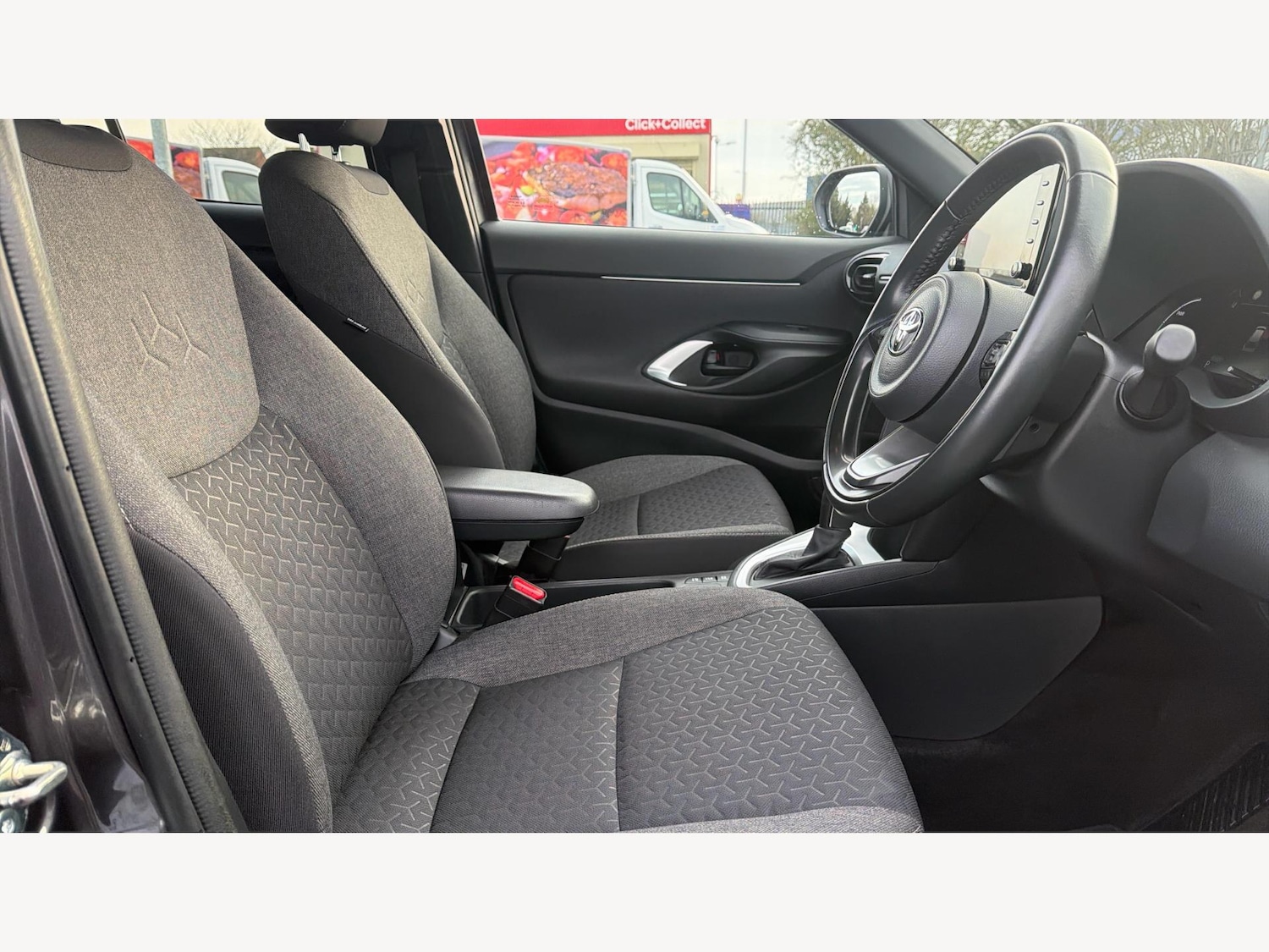 Used Toyota Yaris Cross 2023 for sale - 77067314: Photo 13