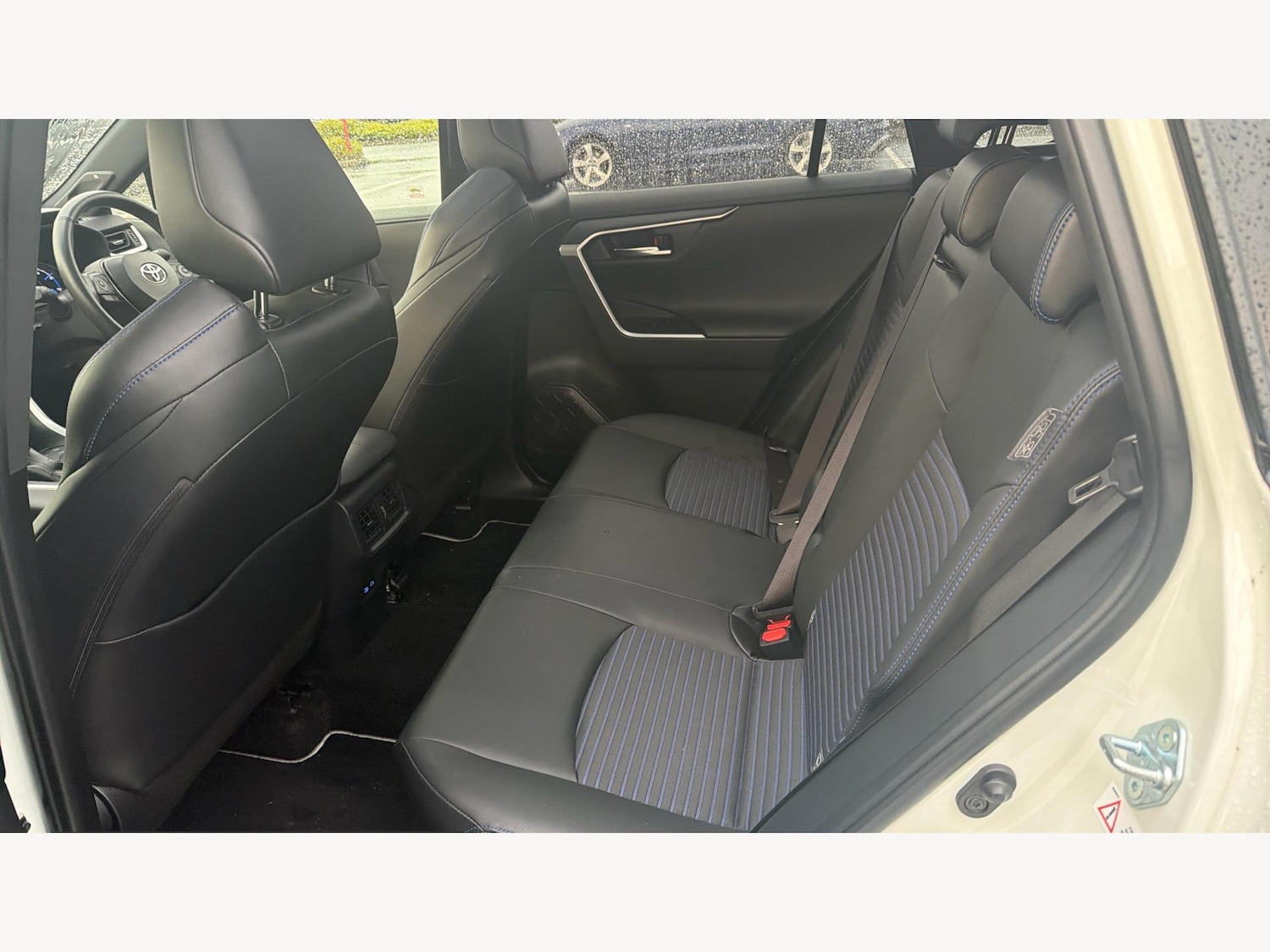 Used Toyota RAV4 2022 for sale - 76850435: Photo 15