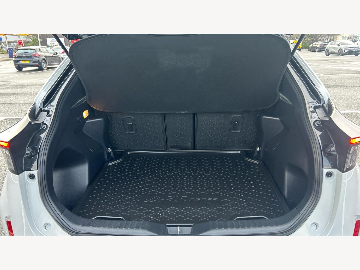 Used Toyota Yaris Cross 2024 for sale - 76964534: Photo 16