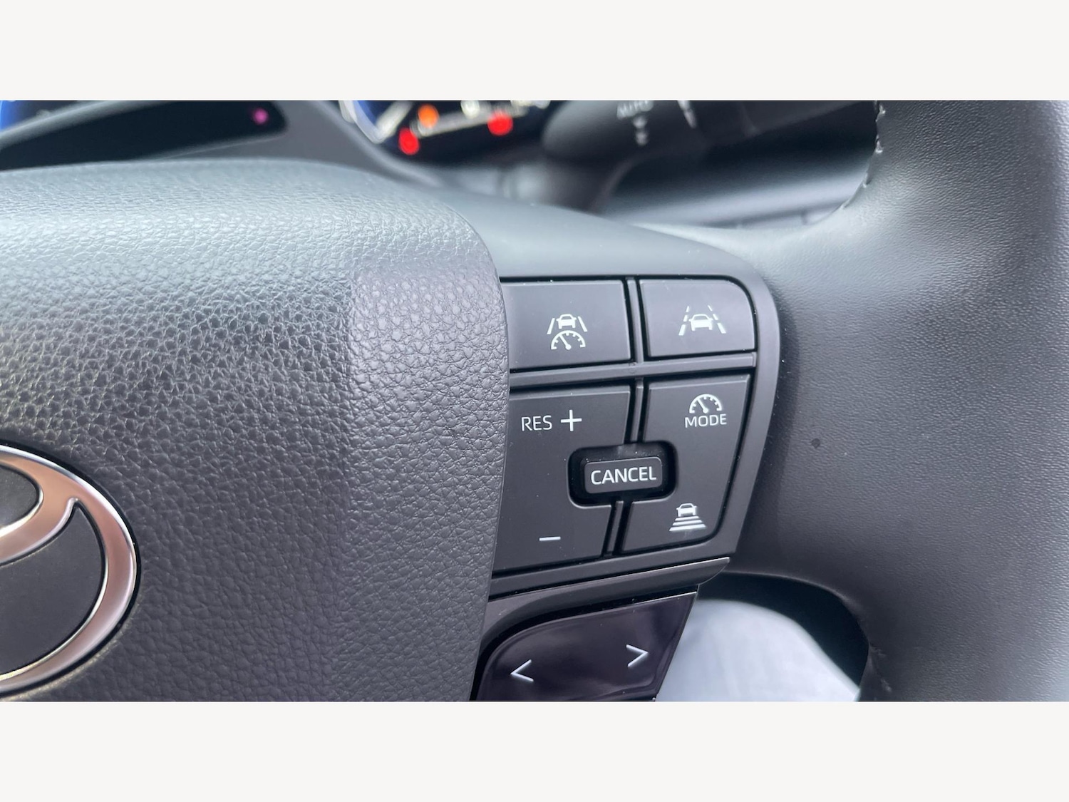 Used Toyota C-HR 2025 for sale - 77351889: Photo 25