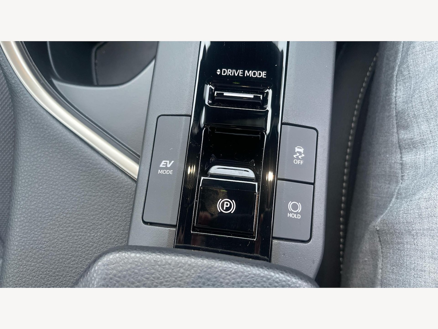 Used Toyota C-HR 2025 for sale - 77351889: Photo 26