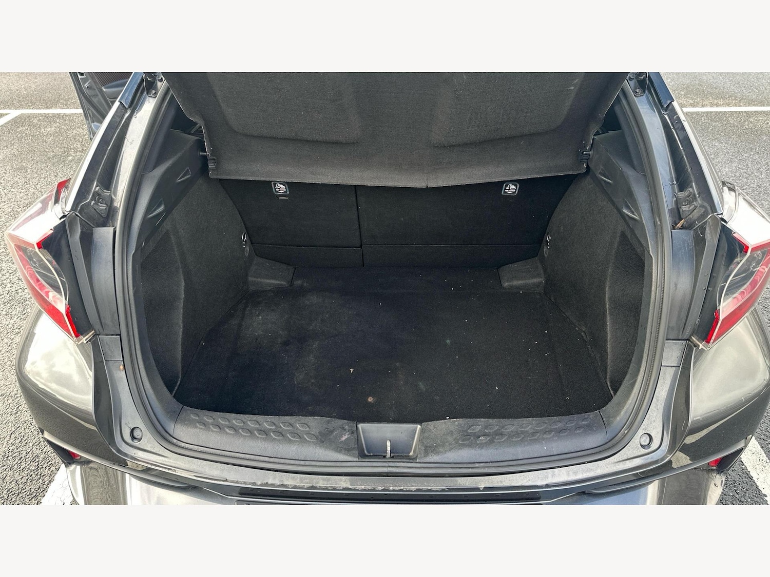 Used Toyota C-HR 2019 for sale - 77783104: Photo 16