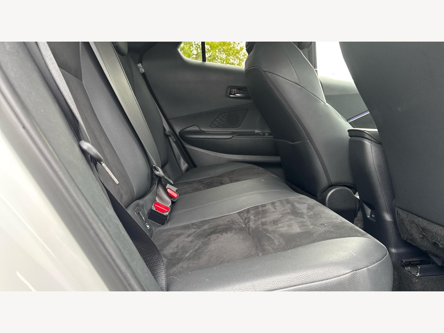 Used Toyota C-HR 2023 for sale - 76314263: Photo 14