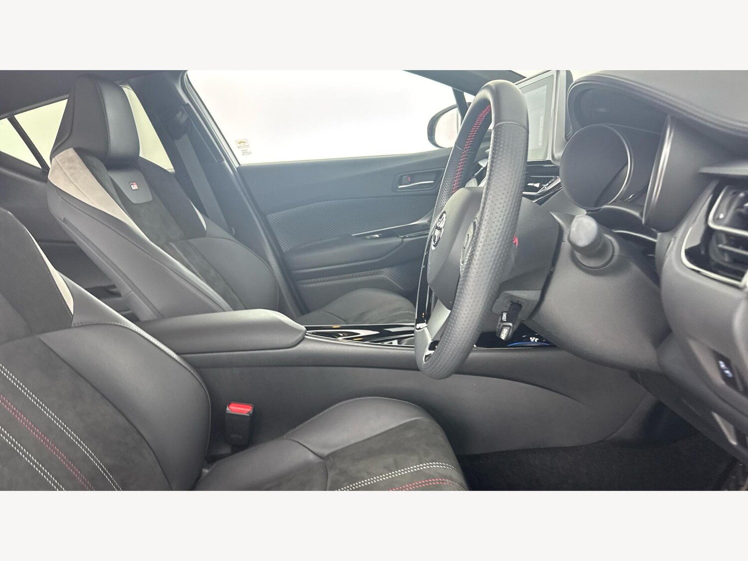 Used Toyota C-HR 2023 for sale - 77538230: Photo 13