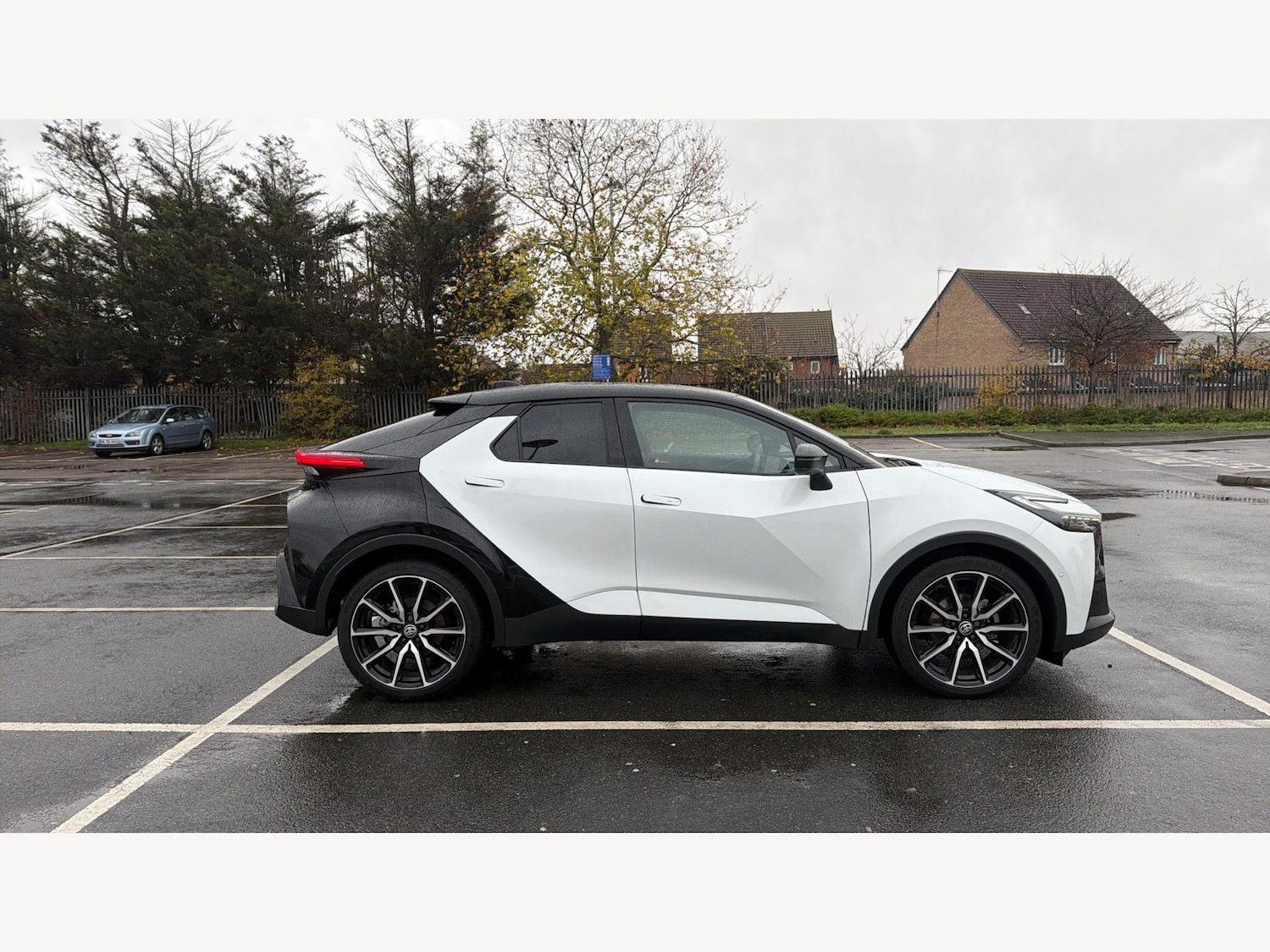 Used Toyota C-HR 2025 for sale - 76850550: Photo 18