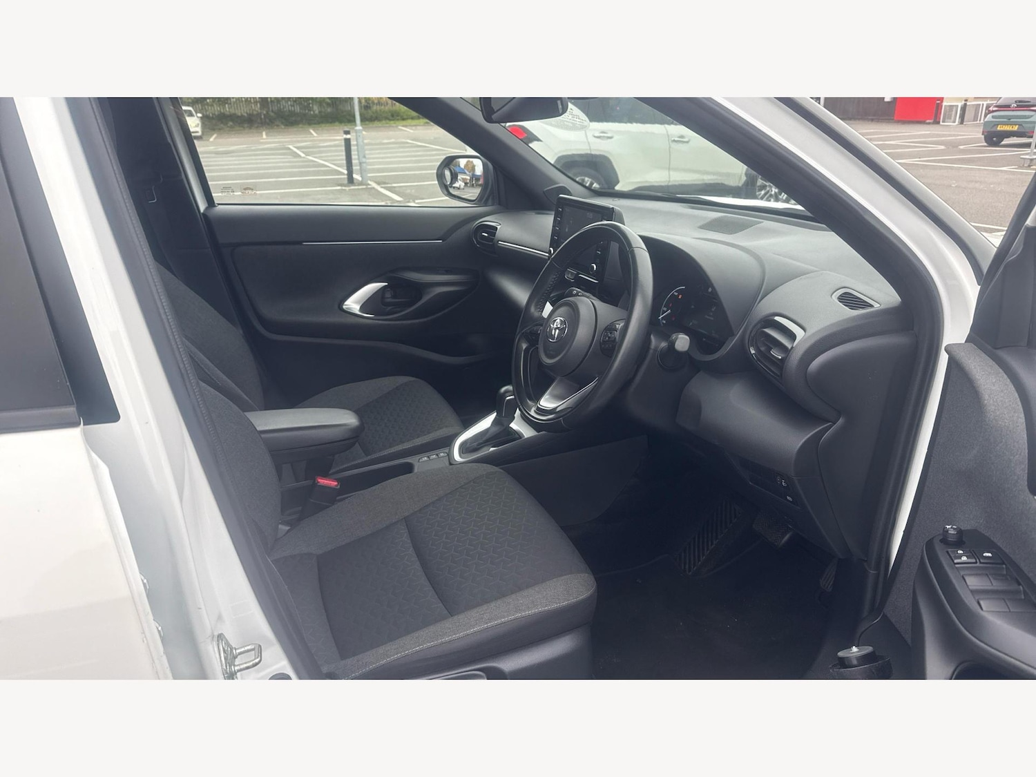 Used Toyota Yaris Cross 2022 for sale - 76399319: Photo 13